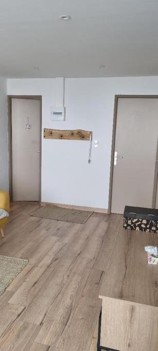 Appartement Tres Lumineux Egat Luaran gambar