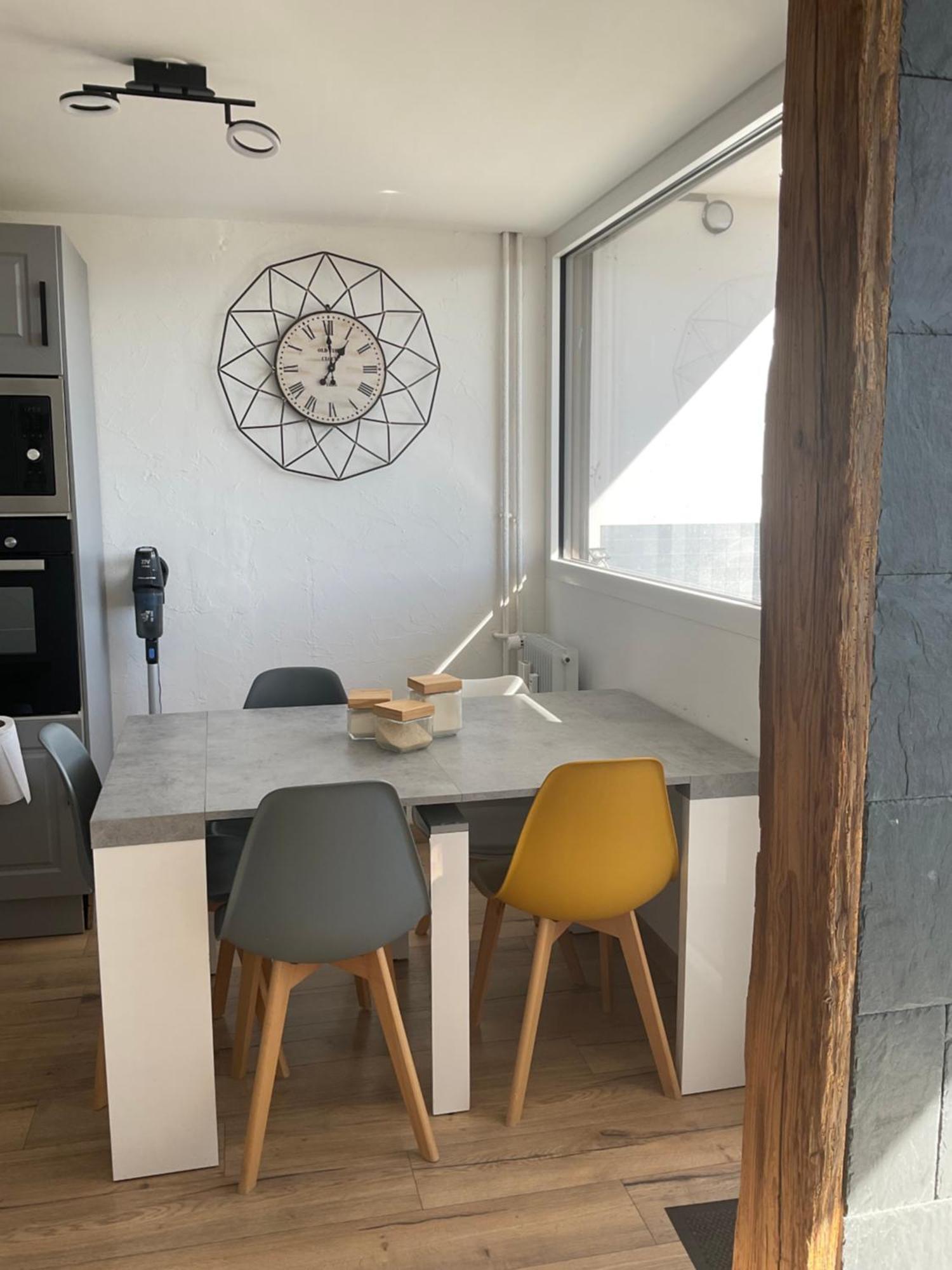 Appartement Tres Lumineux Egat Luaran gambar